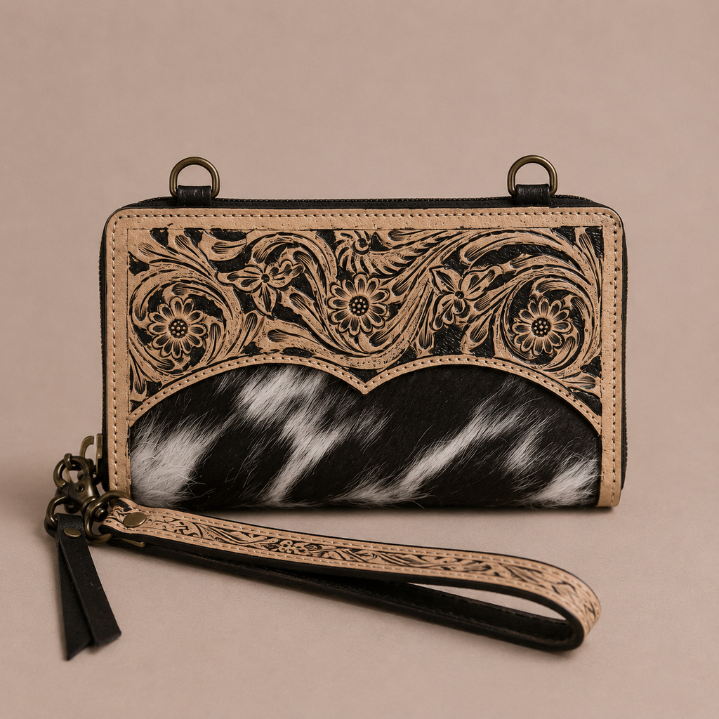 Mesa Noir Wristlet